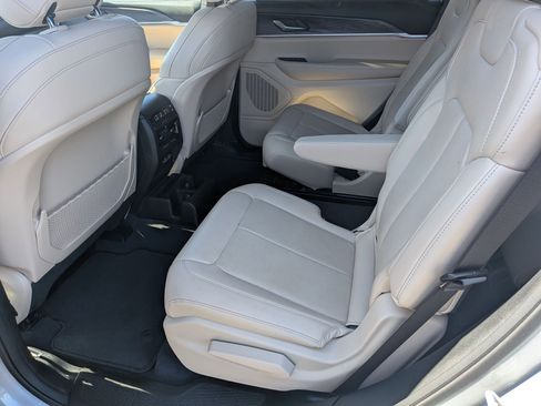 Certified 2023 Jeep Grand Cherokee L Limited w/ Luxury Tech Group II image 27