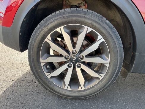 Used 2017 Kia Sportage EX image 11