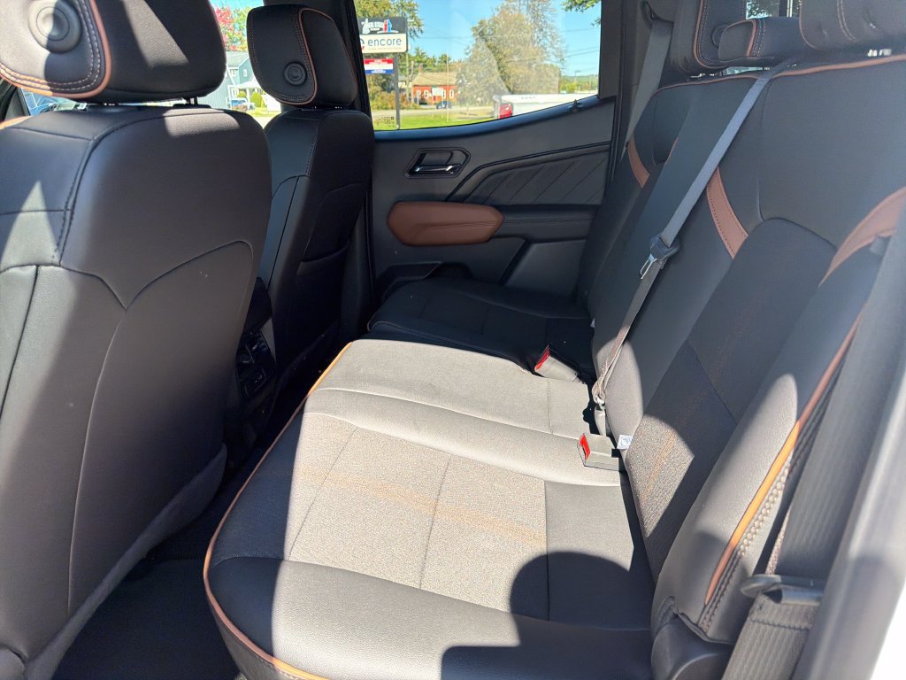 Used 2025 GMC Canyon AT4 AWD/4WD image 24