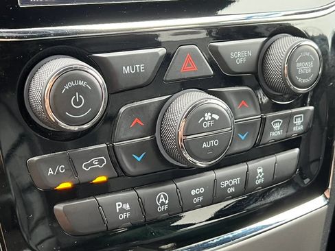 Used 2020 Jeep Grand Cherokee Limited AWD/4WD image 26