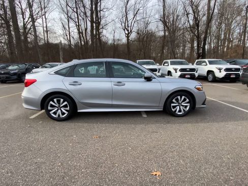 Used 2023 Honda Civic LX image 9