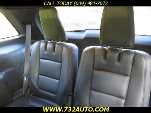 Used 2013 Ford Explorer XLT AWD/4WD image 32