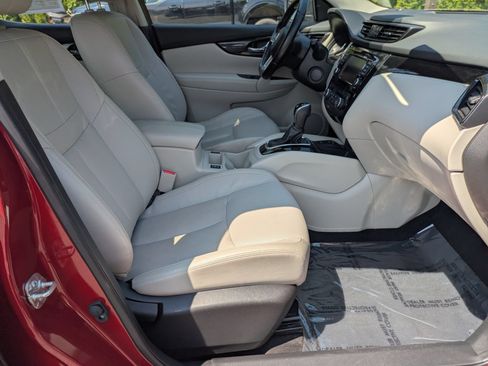Used 2021 Nissan Rogue Sport SL FWD image 36