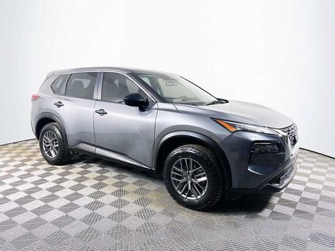 Certified 2021 Nissan Rogue S image 3