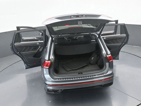 Used 2022 Volkswagen Tiguan SE R-Line image 74