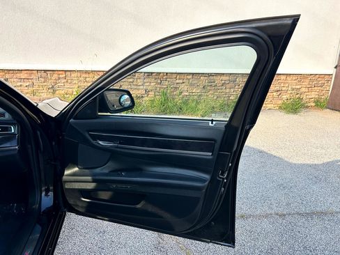 Used 2011 BMW 750Li image 11