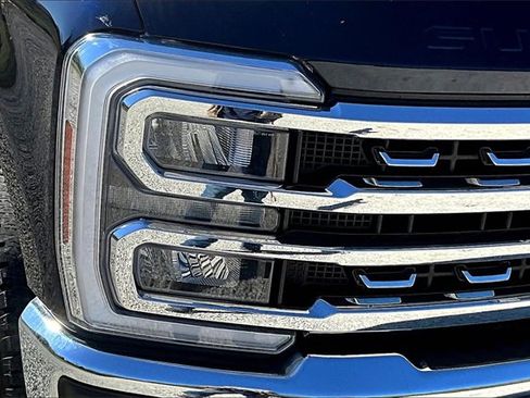 Used 2024 Ford F250 Lariat image 28