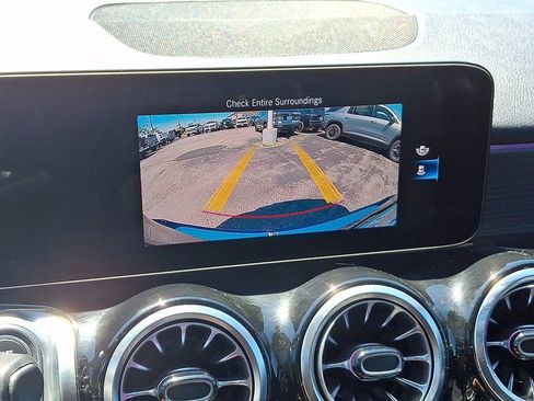 Used 2022 Mercedes-Benz GLB 250 image 19