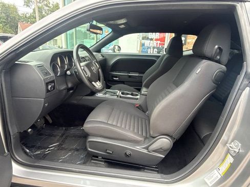 Used 2013 Dodge Challenger SXT RWD image 11