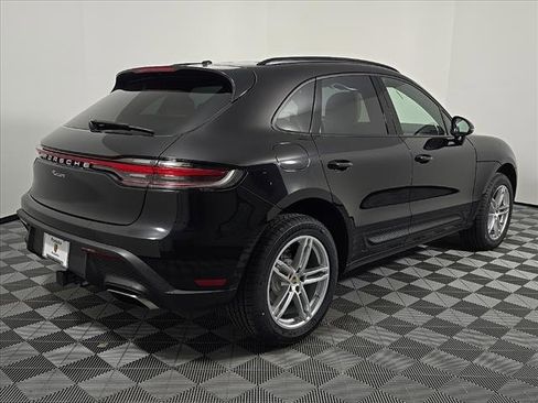 Certified 2025 Porsche Macan image 8