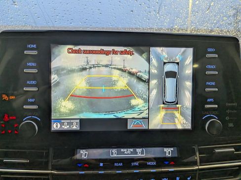 Certified 2023 Toyota Sienna Platinum image 21