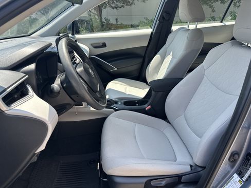 Used 2025 Toyota Corolla Cross L FWD image 15