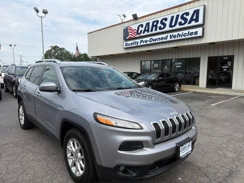 Used 2016 Jeep Cherokee Latitude w/ Safety/Convenience Group AWD/4WD image 10