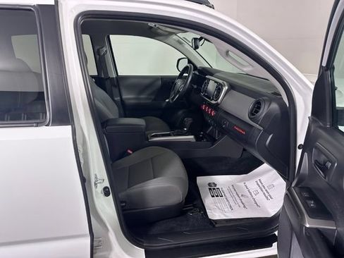Used 2023 Toyota Tacoma SR5 AWD/4WD image 10
