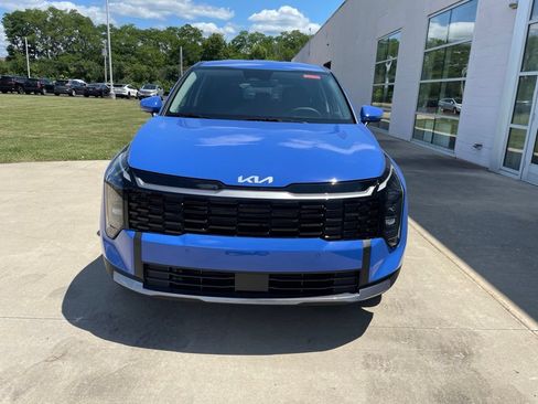 New 2026 Kia Sportage EX FWD image 3