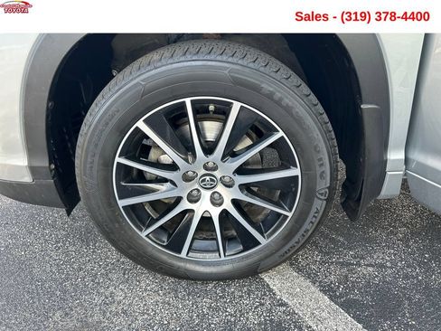 Used 2018 Toyota Highlander SE AWD/4WD image 24