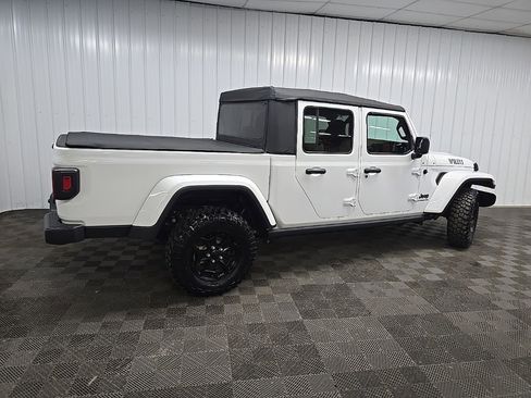 Used 2022 Jeep Gladiator Willys image 3