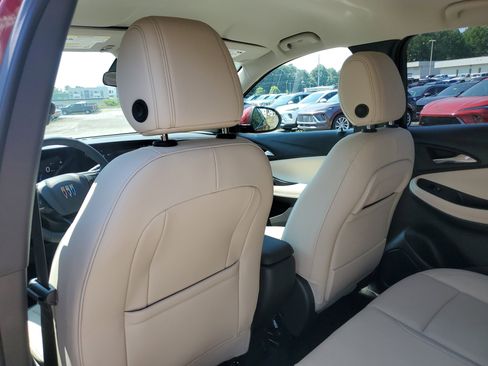 Used 2025 Buick Encore GX Sport Touring w/ Advanced Technology Package image 9