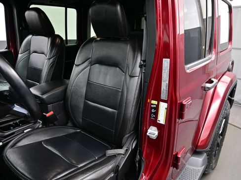 Used 2021 Jeep Wrangler Unlimited Sahara AWD/4WD image 13