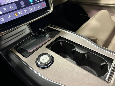 Certified 2025 Volvo EX90 Ultra image 18