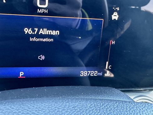 Used 2024 Chevrolet Trax LT w/ LT Convenience Package image 17