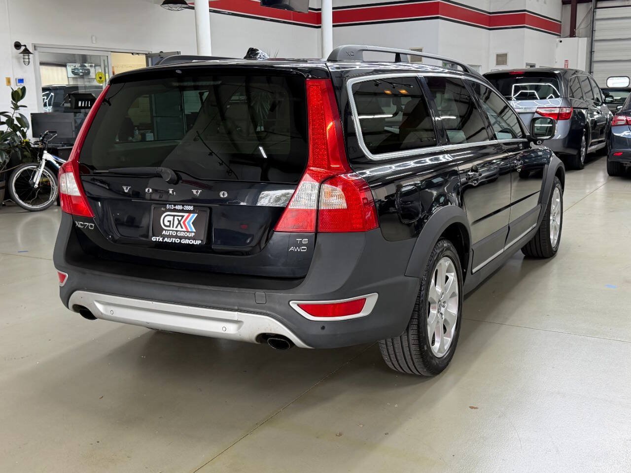 Used 2010 Volvo XC70 T6 AWD/4WD image 2