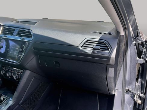 Used 2019 Volkswagen Tiguan SEL Premium AWD/4WD image 19