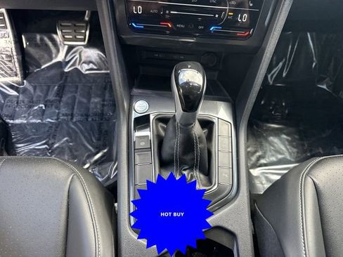 Certified 2024 Volkswagen Tiguan SE R-Line FWD image 21