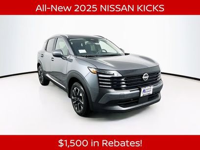 New 2025 Nissan Kicks SV w/ SV Premium Package