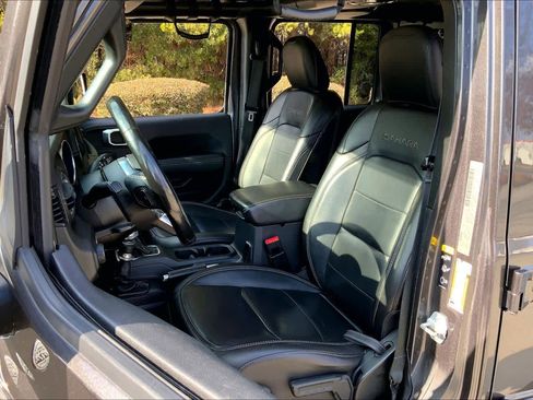 Used 2020 Jeep Wrangler Unlimited Sahara image 8