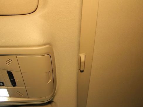 Used 2019 Buick Enclave Essence w/ Sun And Navigation Package image 30