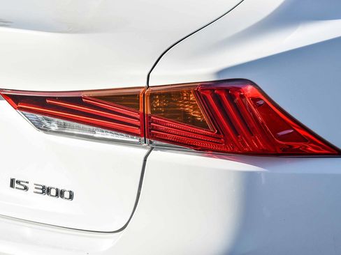 Used 2020 Lexus IS 300 F Sport w/ Blackline Edition image 7