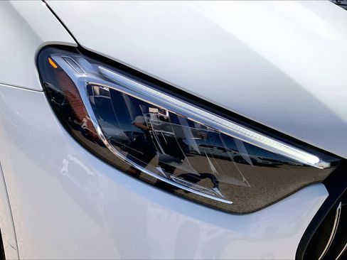 Used 2025 Mercedes-Benz GLC 43 AMG 4MATIC image 36