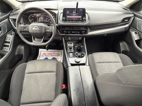 Used 2025 Nissan Rogue SV AWD/4WD image 29