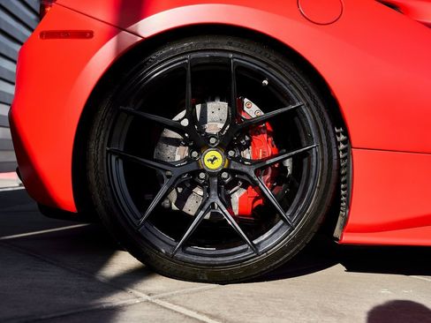 Used 2019 Ferrari 488 Spider Base image 19