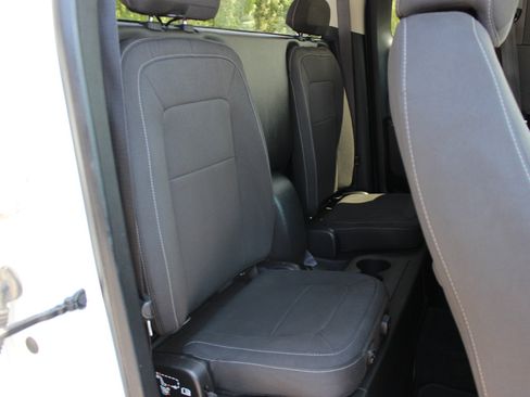 Used 2015 GMC Canyon SLE w/ SLE Convenience Package RWD image 36