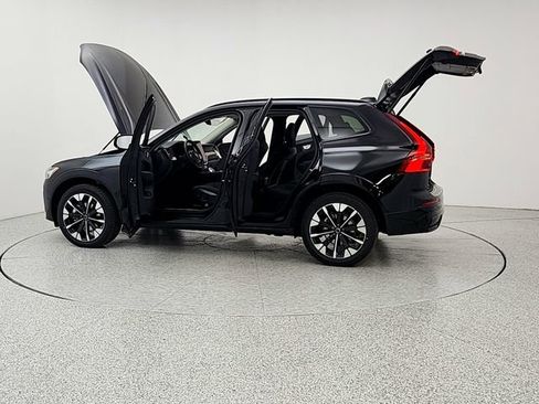 New 2026 Volvo XC60 B5 Plus w/ Protection Package Premier AWD/4WD image 12
