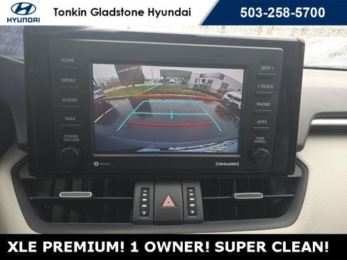 Used 2022 Toyota RAV4 XLE Premium image 17