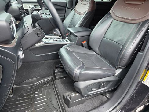 Used 2022 Ford Explorer Platinum w/ Equipment Group 601A AWD/4WD image 21