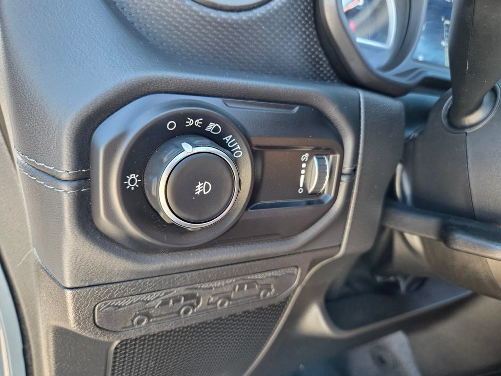 Used 2024 Jeep Wrangler Unlimited Rubicon AWD/4WD image 23
