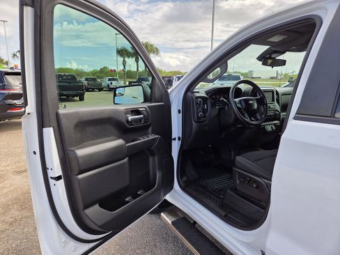 Used 2023 Chevrolet Silverado 1500 Custom AWD/4WD image 15
