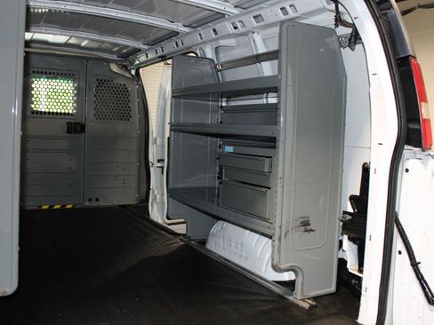 Used 2012 Chevrolet Express 1500 RWD image 25