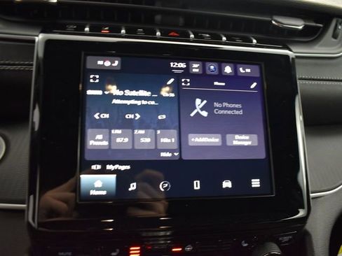 New 2025 Jeep Grand Cherokee Altitude w/ Trailer Tow Package image 24