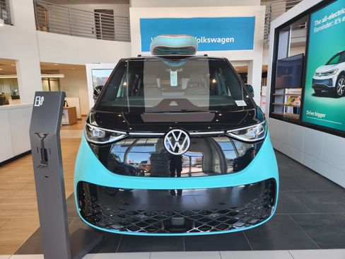 New 2025 Volkswagen ID. Buzz Pro S image 7