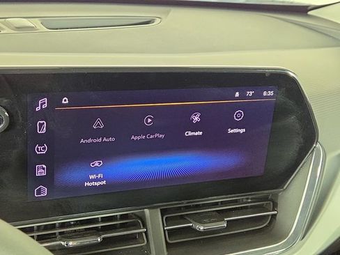 Used 2025 Chevrolet Trax LT FWD image 17