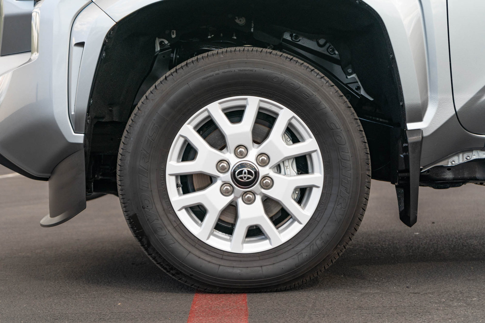 Certified 2026 Toyota Tacoma SR5 AWD/4WD image 5