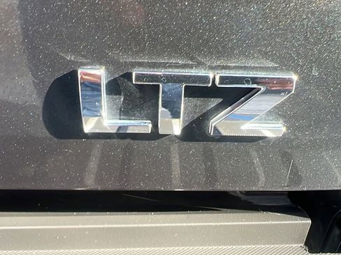 Used 2018 Chevrolet Silverado 1500 LTZ Z71 w/ LTZ Plus Package AWD/4WD image 9