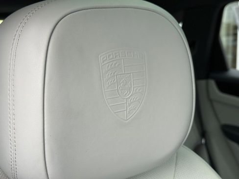 Used 2019 Porsche Cayenne S image 28