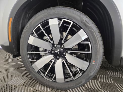 New 2026 Mitsubishi Outlander SE image 33