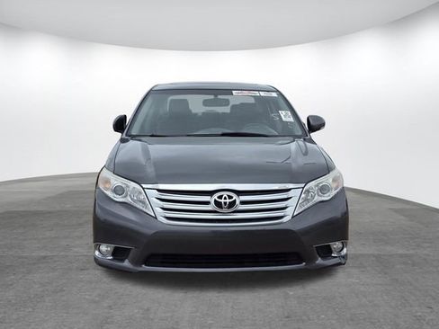Used 2012 Toyota Avalon FWD image 2